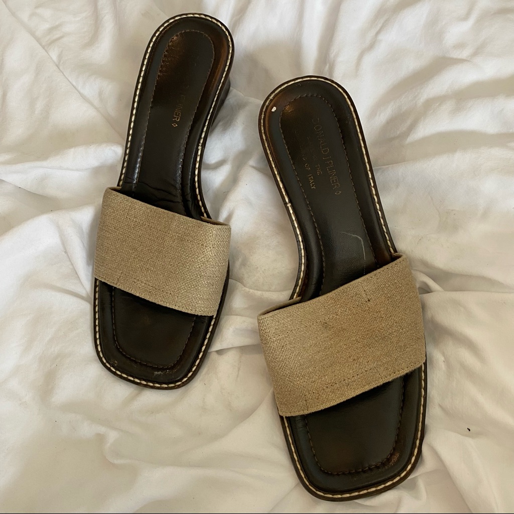 Donald J Pliner Ronny Virgin Basic Elastic Heels
